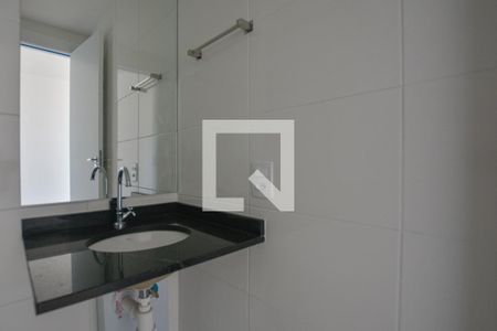 Banheiro de kitnet/studio para alugar com 1 quarto, 27m² em Vila Dom Pedro I, São Paulo