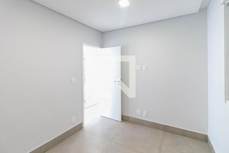 Quarto 1 de apartamento para alugar com 2 quartos, 65m² em Lourdes , Belo Horizonte