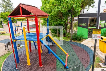 Apartamento para alugar com 49m², 2 quartos e 1 vaga Apartamento para alugar com 49m², 2 quartos e 1 vagaÁrea comum - Playground