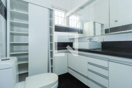 Banheiro da Suíte de casa à venda com 4 quartos, 190m² em Cambuci, São Paulo