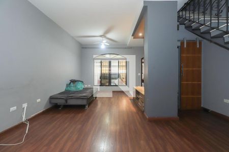 Sala de casa à venda com 4 quartos, 190m² em Cambuci, São Paulo