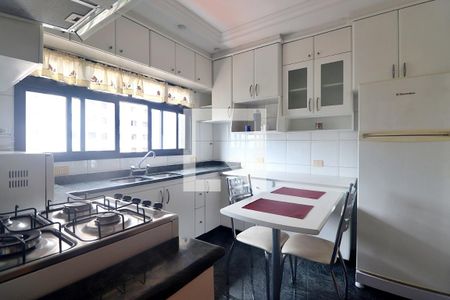 Apartamento à venda com 245m², 4 quartos e 4 vagasCozinha