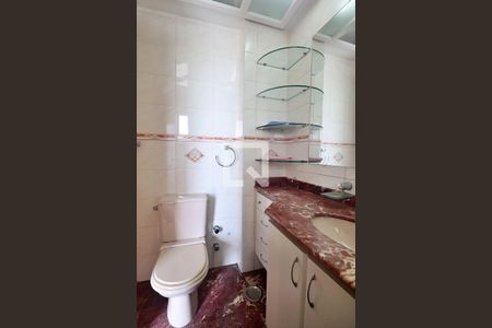 Apartamento à venda com 245m², 4 quartos e 4 vagasBanheiro do Quarto 3 - Suíte