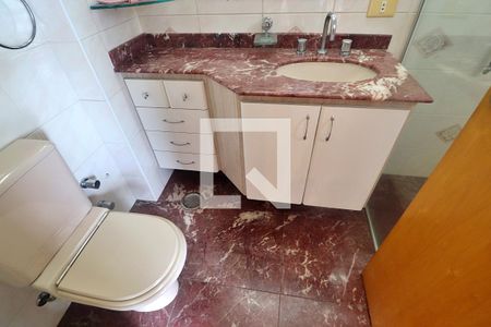 Apartamento à venda com 245m², 4 quartos e 4 vagasBanheiro do Quarto 3 - Suíte