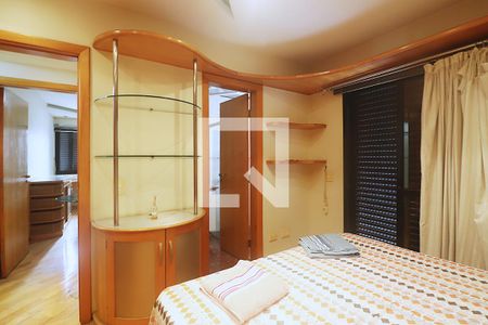 Apartamento à venda com 245m², 4 quartos e 4 vagasQuarto 3 - Suíte