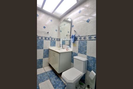 Apartamento à venda com 245m², 4 quartos e 4 vagasBanheiro Social