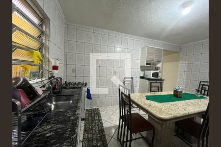 Casa à venda com 88m², 3 quartos e 2 vagas Casa à venda com 88m², 3 quartos e 2 vagasCozinha