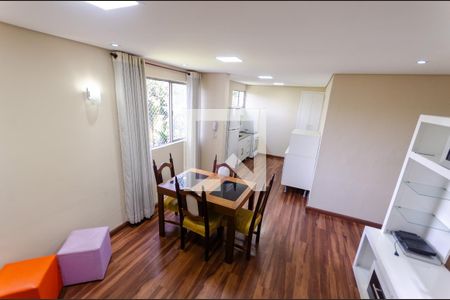 Sala de apartamento para alugar com 2 quartos, 70m² em Jardim Íris, São Paulo