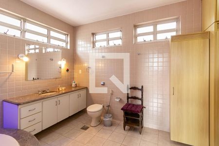 Casa à venda com 546m², 4 quartos e 5 vagasBanheiro da Suíte