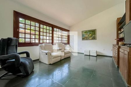 Casa à venda com 546m², 4 quartos e 5 vagasSala