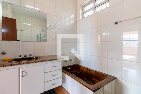 Casa à venda com 546m², 4 quartos e 5 vagasBanheiro Social