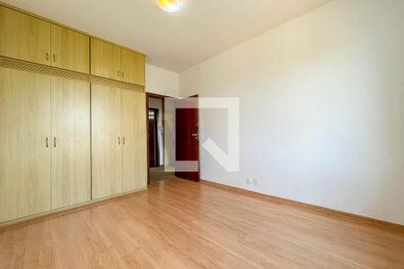 Casa à venda com 546m², 4 quartos e 5 vagasQuarto 2