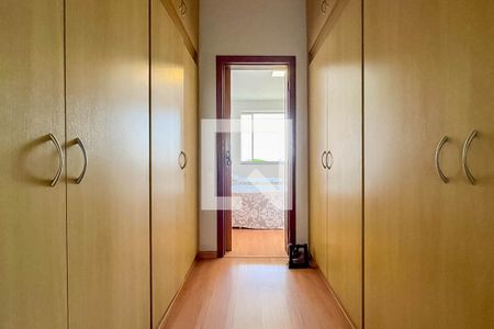 Casa à venda com 546m², 4 quartos e 5 vagasQuarto Suíte 2