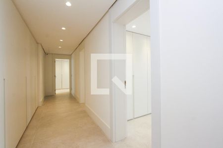 Apartamento à venda com 388m², 4 quartos e 4 vagasCorredor