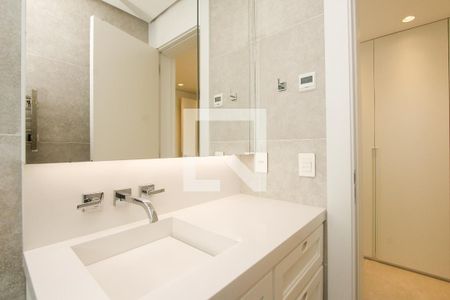 Apartamento à venda com 388m², 4 quartos e 4 vagasBanheiro suite 3