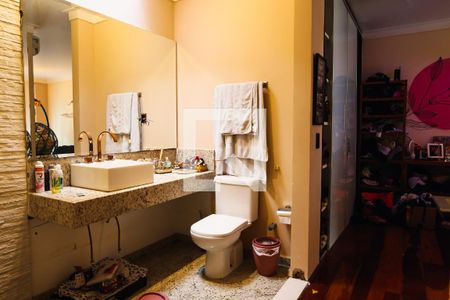 Casa à venda com 384m², 3 quartos e 5 vagas Casa à venda com 384m², 3 quartos e 5 vagasBanheiro da Suite 2