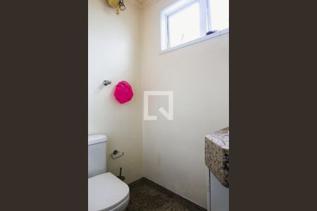 Casa à venda com 384m², 3 quartos e 5 vagas Casa à venda com 384m², 3 quartos e 5 vagasBanheiro da Sala de TV