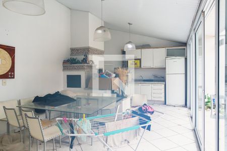 Casa à venda com 384m², 3 quartos e 5 vagas Casa à venda com 384m², 3 quartos e 5 vagasEdicula