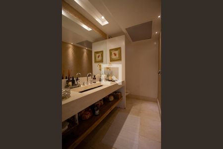 Lavabo de casa de condomínio à venda com 4 quartos, 720m² em Barra da Tijuca, Rio de Janeiro