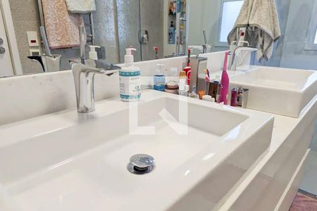 Apartamento à venda com 146m², 3 quartos e 3 vagas Apartamento à venda com 146m², 3 quartos e 3 vagasBanheiro da suíte 2