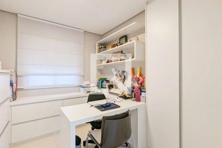 Apartamento à venda com 146m², 3 quartos e 3 vagas Apartamento à venda com 146m², 3 quartos e 3 vagasHome office da suíte 2