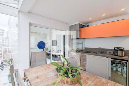 Apartamento à venda com 146m², 3 quartos e 3 vagas Apartamento à venda com 146m², 3 quartos e 3 vagasVaranda