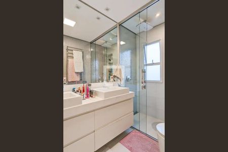 Apartamento à venda com 146m², 3 quartos e 3 vagas Apartamento à venda com 146m², 3 quartos e 3 vagasBanheiro da suíte 2