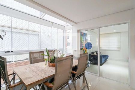 Apartamento à venda com 146m², 3 quartos e 3 vagas Apartamento à venda com 146m², 3 quartos e 3 vagasVaranda