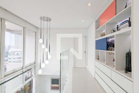 Apartamento à venda com 146m², 3 quartos e 3 vagas Apartamento à venda com 146m², 3 quartos e 3 vagasHall dos quartos