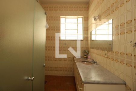 Casa à venda com 350m², 5 quartos e 3 vagasBanheiro