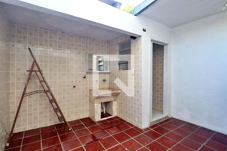 Casa à venda com 111m², 2 quartos e 1 vagaÁrea de Serviço