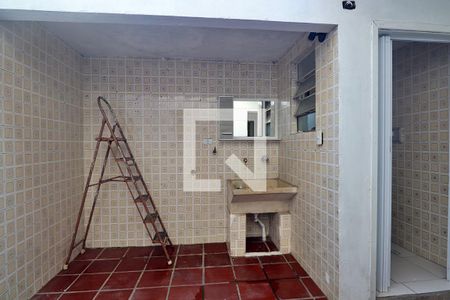 Casa à venda com 111m², 2 quartos e 1 vagaÁrea de Serviço