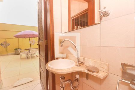 Casa à venda com 400m², 4 quartos e 4 vagas Casa à venda com 400m², 4 quartos e 4 vagasÁrea Externa - Banheiro