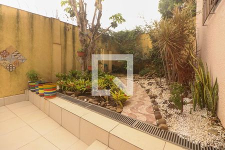 Casa à venda com 400m², 4 quartos e 4 vagas Casa à venda com 400m², 4 quartos e 4 vagasÁrea Externa