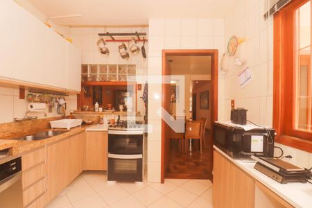 Casa à venda com 400m², 4 quartos e 4 vagas Casa à venda com 400m², 4 quartos e 4 vagasCozinha