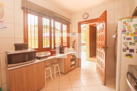 Casa à venda com 400m², 4 quartos e 4 vagas Casa à venda com 400m², 4 quartos e 4 vagasCozinha