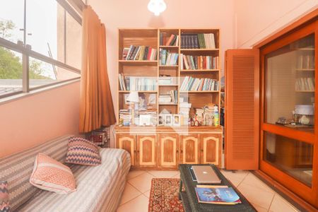 Casa à venda com 400m², 4 quartos e 4 vagas Casa à venda com 400m², 4 quartos e 4 vagasVaranda da Suíte