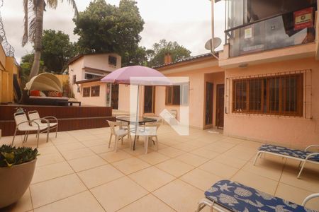 Casa à venda com 400m², 4 quartos e 4 vagas Casa à venda com 400m², 4 quartos e 4 vagasÁrea Externa