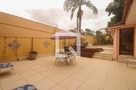 Casa à venda com 400m², 4 quartos e 4 vagas Casa à venda com 400m², 4 quartos e 4 vagasÁrea Externa