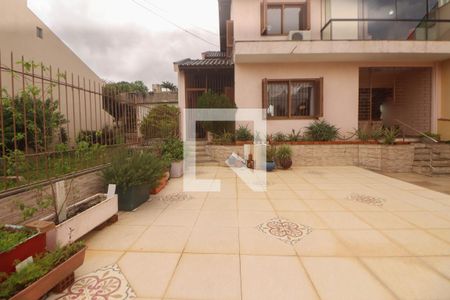 Casa à venda com 400m², 4 quartos e 4 vagas Casa à venda com 400m², 4 quartos e 4 vagasÁrea Externa