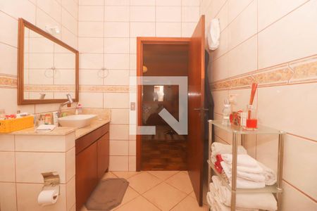 Casa à venda com 400m², 4 quartos e 4 vagas Casa à venda com 400m², 4 quartos e 4 vagasBanheiro Social