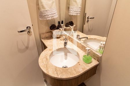 Apartamento à venda com 140m², 3 quartos e 3 vagas Apartamento à venda com 140m², 3 quartos e 3 vagasLavabo