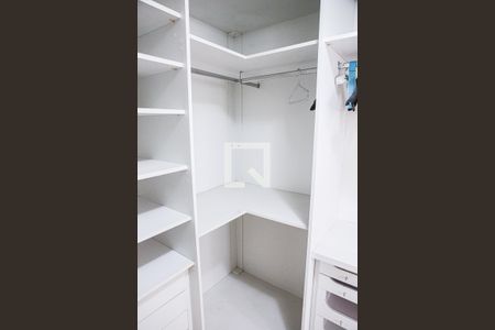 Apartamento à venda com 160m², 2 quartos e 2 vagas Apartamento à venda com 160m², 2 quartos e 2 vagasCloset da Suíte 1