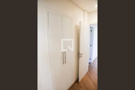 Apartamento à venda com 160m², 2 quartos e 2 vagas Apartamento à venda com 160m², 2 quartos e 2 vagasCloset da Suíte 2