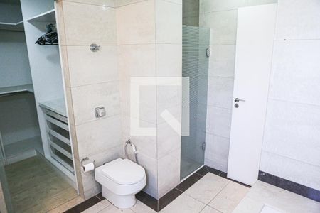 Apartamento à venda com 160m², 2 quartos e 2 vagas Apartamento à venda com 160m², 2 quartos e 2 vagasBanheiro da Suíte