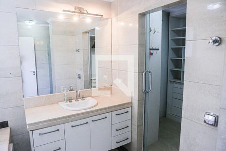 Apartamento à venda com 160m², 2 quartos e 2 vagas Apartamento à venda com 160m², 2 quartos e 2 vagasBanheiro da Suíte