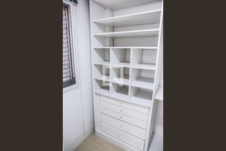 Apartamento à venda com 160m², 2 quartos e 2 vagas Apartamento à venda com 160m², 2 quartos e 2 vagasCloset da Suíte 1
