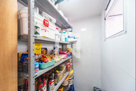 Apartamento à venda com 140m², 3 quartos e 2 vagas Apartamento à venda com 140m², 3 quartos e 2 vagasDespensa