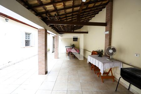 Casa à venda com 280m², 3 quartos e 2 vagasQuintal