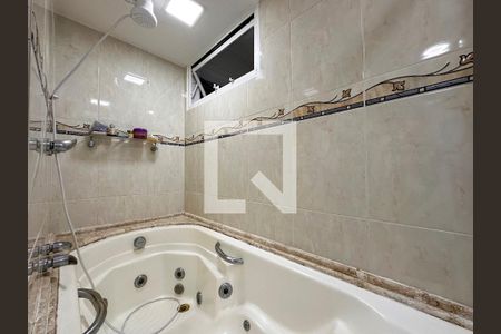 Apartamento à venda com 131m², 3 quartos e 2 vagasBanheiro Suíte